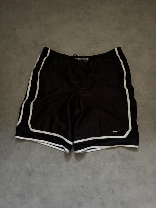 2000s Nike Baskettball Shorts (XL)